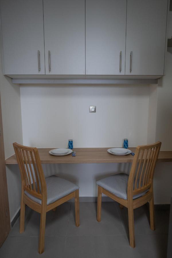 Max Blue Apartment, A Stay Like No Other Pireus Zewnętrze zdjęcie