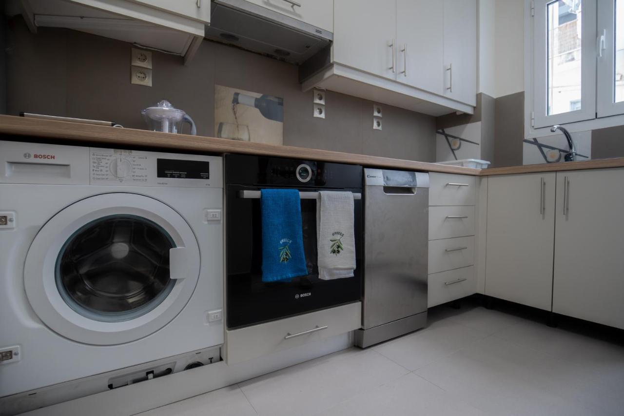 Max Blue Apartment, A Stay Like No Other Pireus Zewnętrze zdjęcie