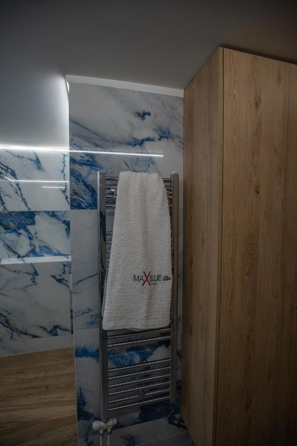 Max Blue Apartment, A Stay Like No Other Pireus Zewnętrze zdjęcie