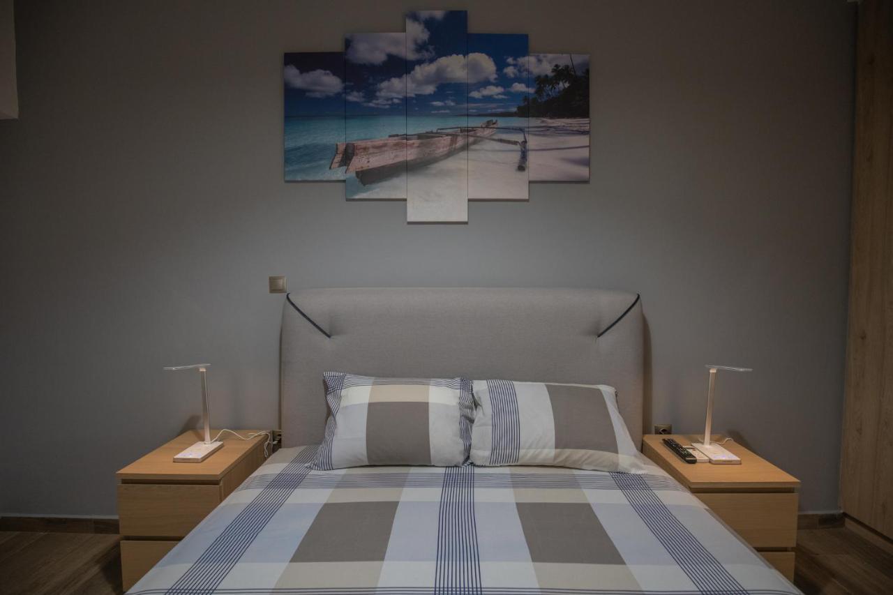 Max Blue Apartment, A Stay Like No Other Pireus Zewnętrze zdjęcie